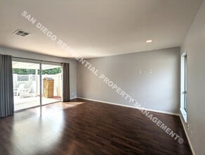 387 Roundtree Glen in Escondido, CA - Building Photo - Building Photo