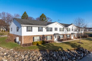 Parkridge Apartments in Grafton, WI - Building Photo
