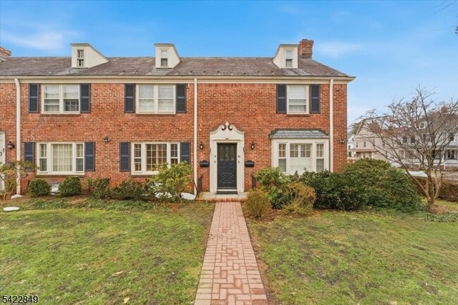 260 Walnut St in Westfield, NJ - Building Photo - Building Photo