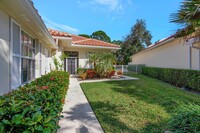 150 Lost Bridge Dr in Palm Beach Gardens, FL - Building Photo - Building Photo