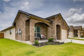 111 Lillian Dr in Taylor, TX - Building Photo - Building Photo