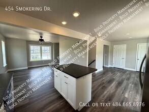 454 Smokering Dr in Robesonia, PA - Building Photo - Building Photo