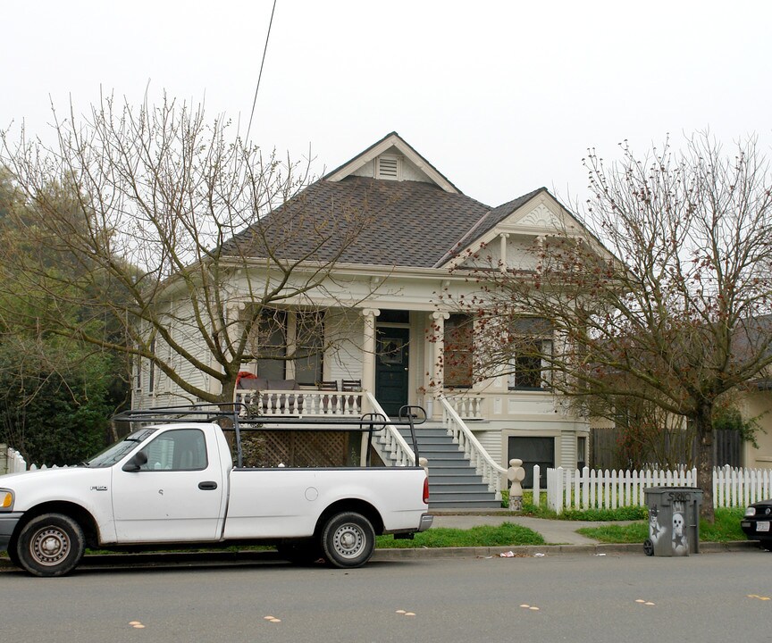 525 A St in Santa Rosa, CA - Building Photo