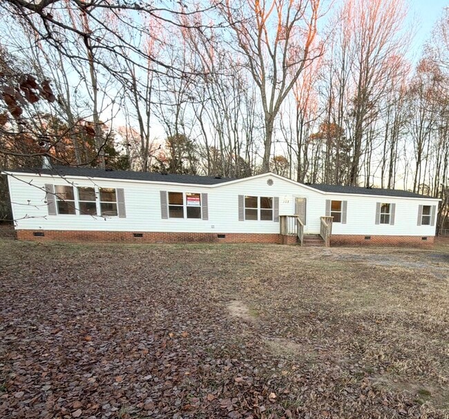 103 Oak Ct in Williamston, SC - Building Photo - Building Photo