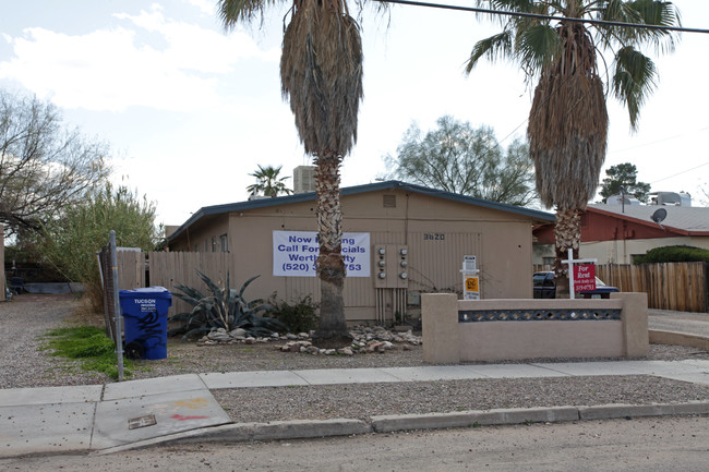 3620 E Monte Vista Dr in Tucson, AZ - Building Photo - Building Photo