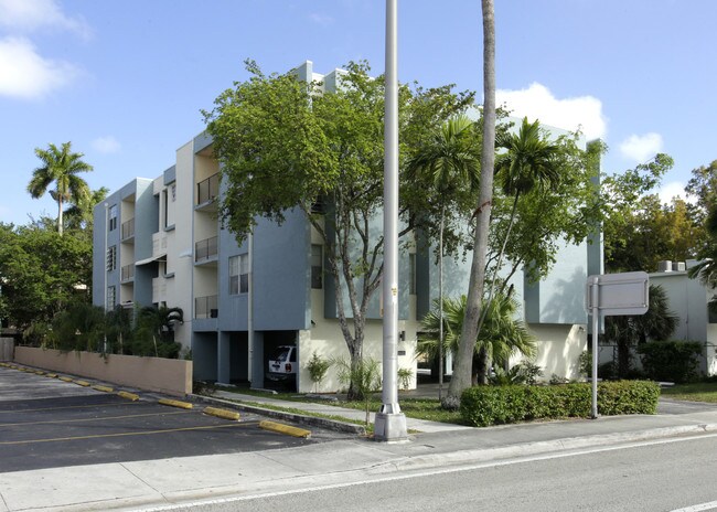 12105 NE 6th Ave in Miami, FL - Building Photo - Building Photo