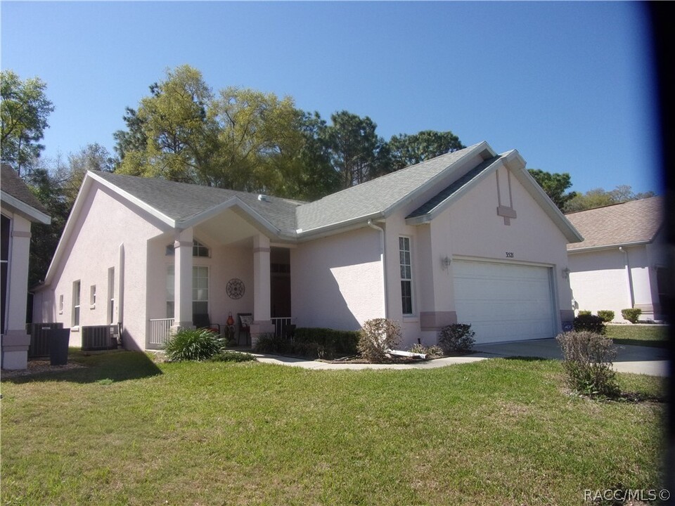 3521 S Belgrave Dr in Inverness, FL - Building Photo