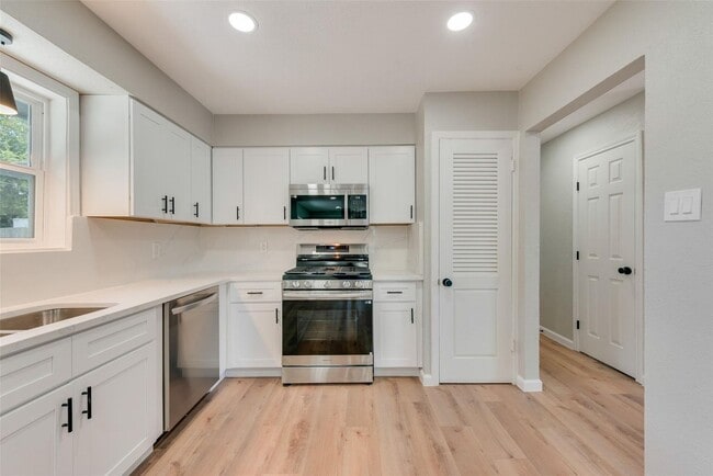 property at 1650 Bending Oaks Trail