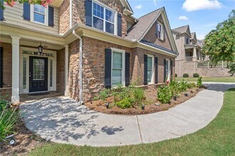 6639 Trail Side Dr in Flowery Branch, GA - Foto de edificio - Building Photo