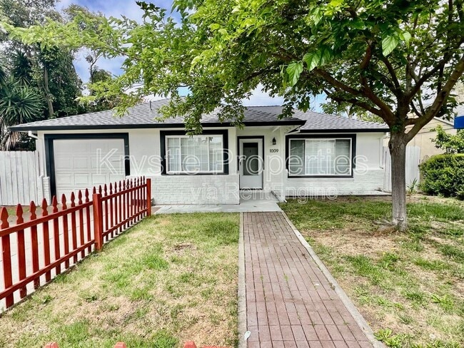 property at 1009 Heartwood Ave