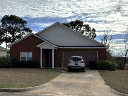 110 Augusta Ave in Midland City, AL - Building Photo