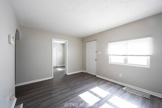 524 W 23rd St-Unit -3 in Indianapolis, IN - Building Photo - Building Photo