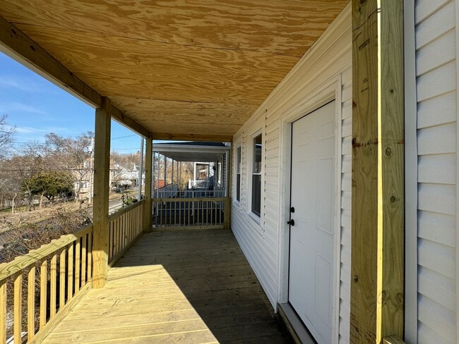 833 Estella Ave in Pittsburgh, PA - Building Photo - Building Photo