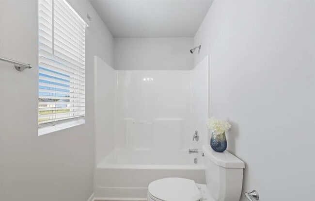 112 Arlington Dr in Raeford, NC - Building Photo - Building Photo