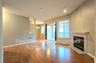 18930 Bothell Everett Hwy in Bothell, WA - Foto de edificio - Building Photo