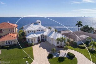 3107 SE 22nd Pl in Cape Coral, FL - Building Photo