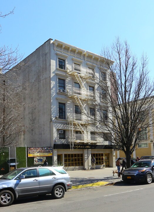 318 Lenox Ave in New York, NY - Building Photo