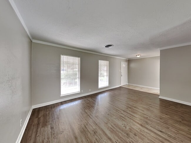 10222 Belfast Rd in La Porte, TX - Building Photo - Building Photo