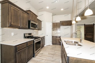 11609 SW 9th St. in Yukon, OK - Building Photo - Building Photo