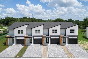 2057 BARROSO in Davenport, FL - Building Photo