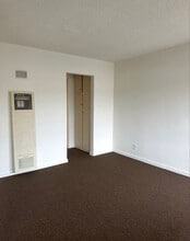 11914 Downey Ave in Downey, CA - Building Photo - Building Photo