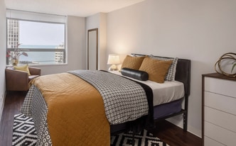 448 E Ontario St in Chicago, IL - Building Photo