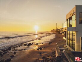 24146 Malibu Rd in Malibu, CA - Building Photo
