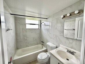 11605 Canal Dr in North Miami, FL - Building Photo - Building Photo