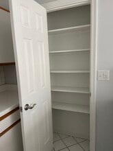 3205 Jade Ct, Unit 301 in Virginia Beach, VA - Building Photo - Building Photo