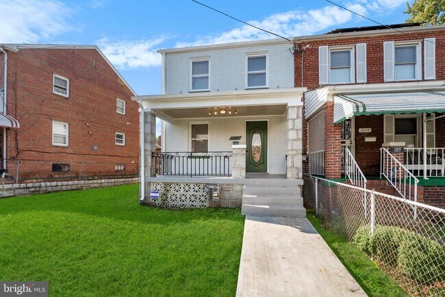property at 1811 T Pl SE