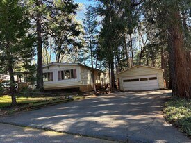 6218 Leicester Dr in Magalia, CA - Building Photo