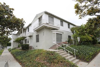 273 S Doheny Dr in Beverly Hills, CA - Building Photo - Building Photo