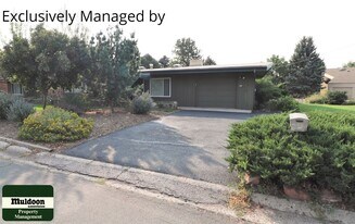 59 W Old Broadmoor Rd in Colorado Springs, CO - Building Photo