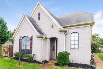 6941 Raleigh Lagrange Rd in Cordova, TN - Building Photo - Building Photo
