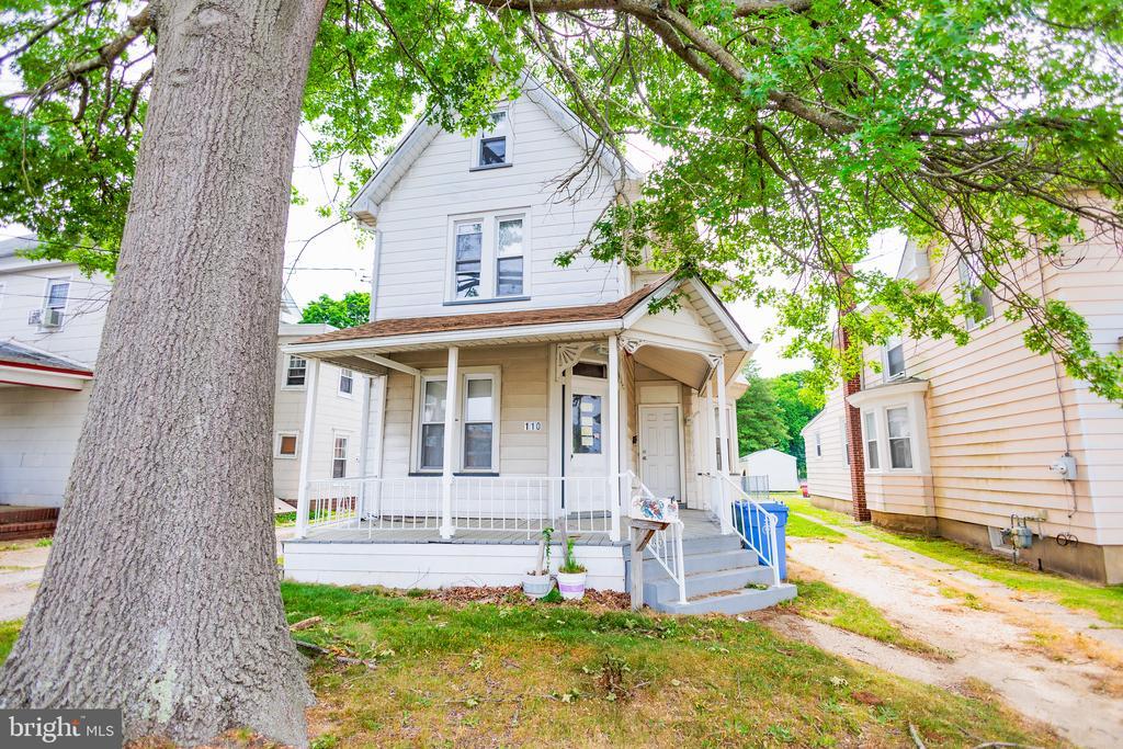 110 S Main St in Glassboro, NJ - Building Photo