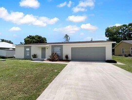 1541 SW Curry St in Port St. Lucie, FL - Building Photo