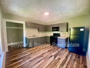 999 W Exchange St in Akron, OH - Foto de edificio - Building Photo