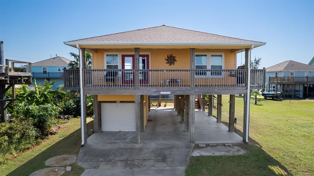 2116 Lilly Ave in Port Bolivar, TX - Building Photo