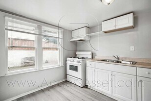 242 N Chestnut St in Lake Elsinore, CA - Building Photo