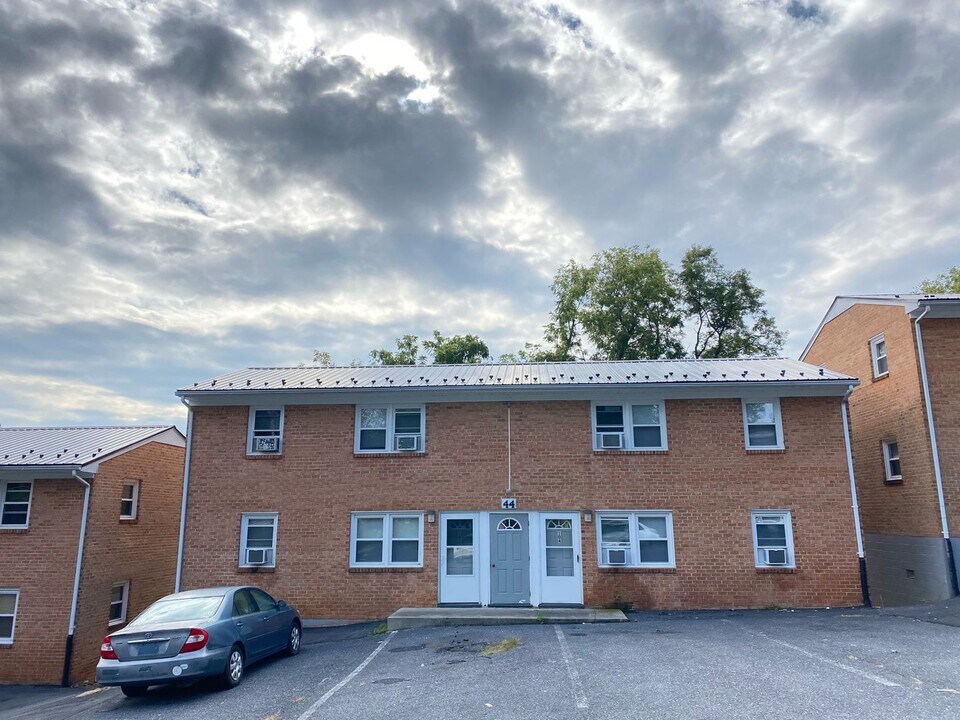 38 Washington St in Verona, VA - Building Photo