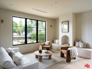 11748 La Maida St in Los Angeles, CA - Building Photo - Building Photo