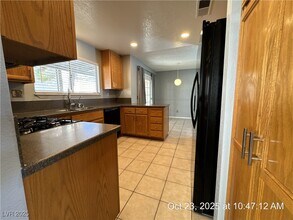 2538 Wolverton Ave in Henderson, NV - Building Photo - Building Photo