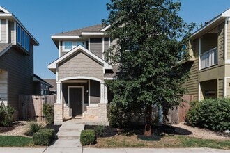 114 Gambel Oak Way in San Marcos, TX - Building Photo - Building Photo