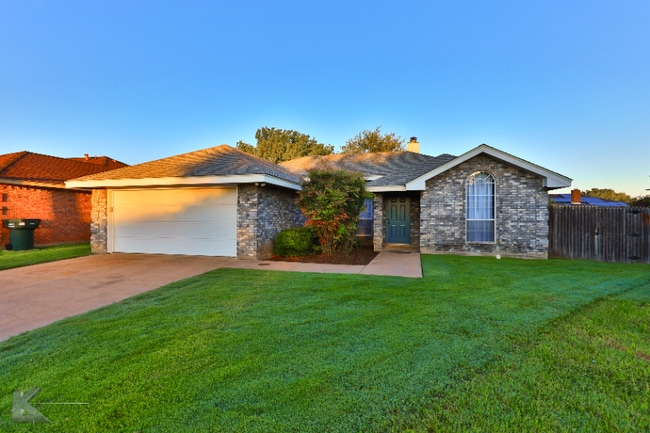 property at 1502 Sir Thopas Ct
