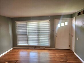 1827 Glatt Dr in Arnold, MO - Building Photo - Building Photo