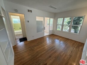 1938 N Beverly Glen Blvd in Los Angeles, CA - Building Photo - Building Photo