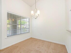 5011 Sharon Rd in Charlotte, NC - Foto de edificio - Building Photo