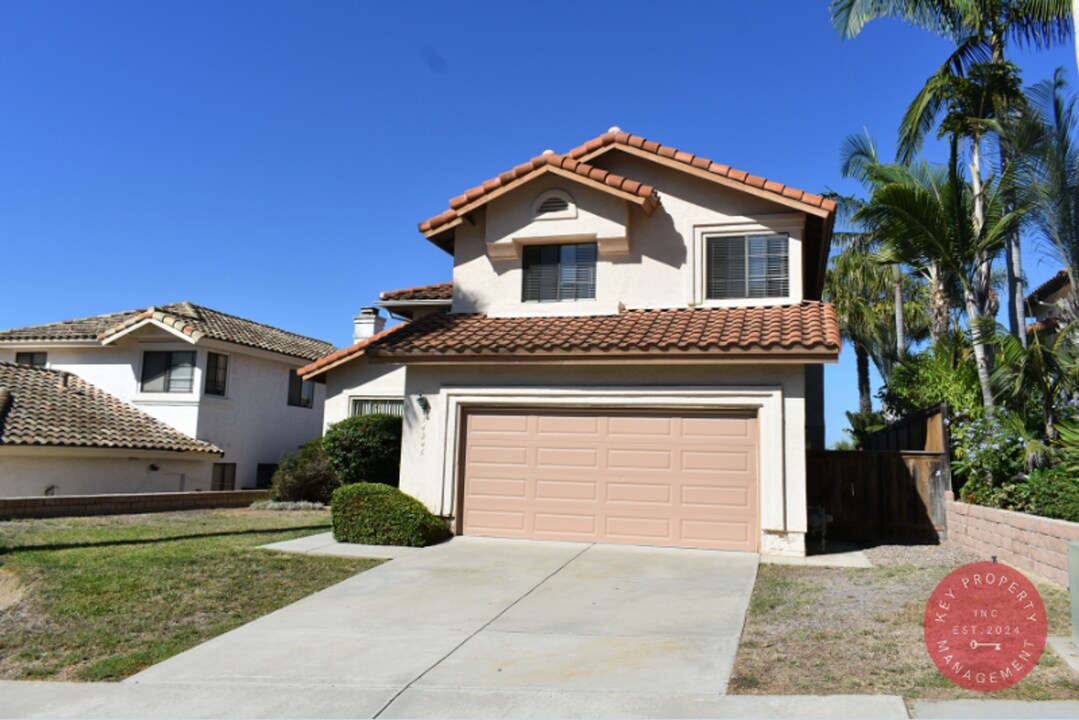 14246 Dalhousie Rd in San Diego, CA - Building Photo