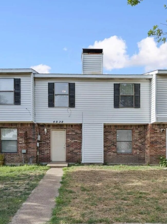 4038 Walnut Park Cir