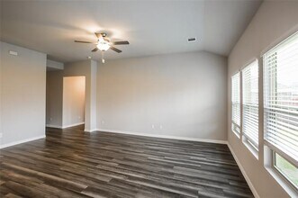 2137 Sun Star Dr in Haslet, TX - Foto de edificio - Building Photo